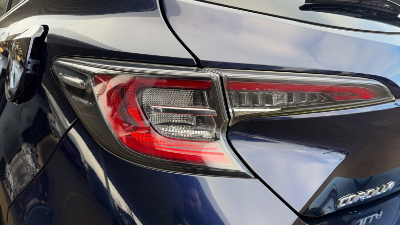 Toyota Corolla 1.8 VVT-i Hybrid Design 5dr CVT Hybrid Hatchback